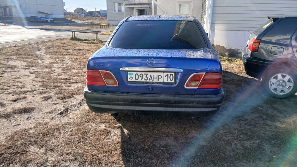 Продам  Мерседес Е230