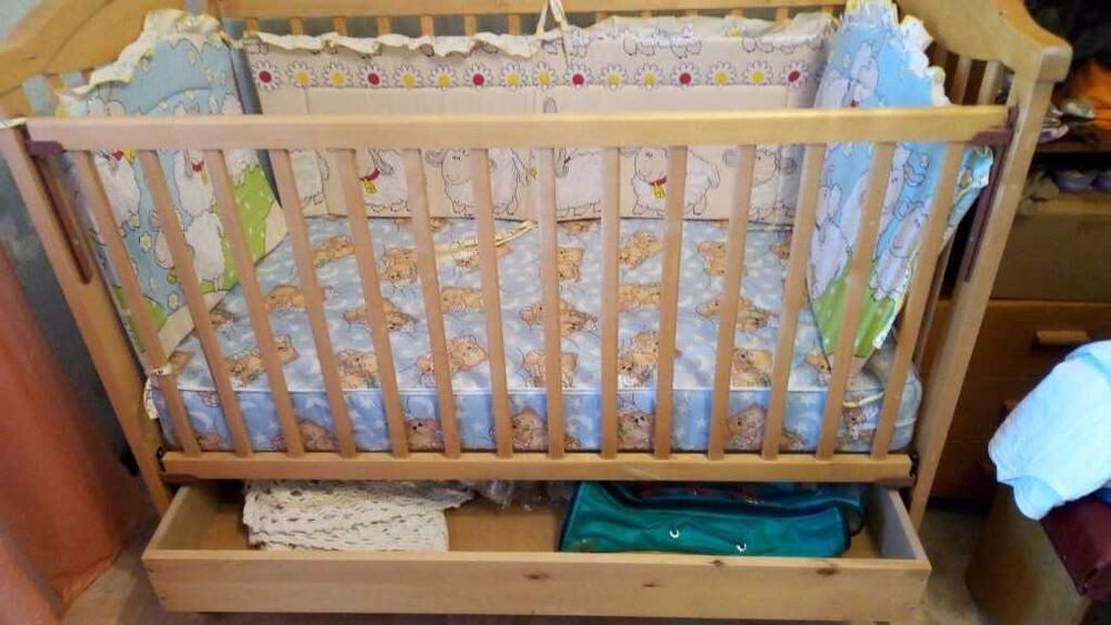 детская кроватка