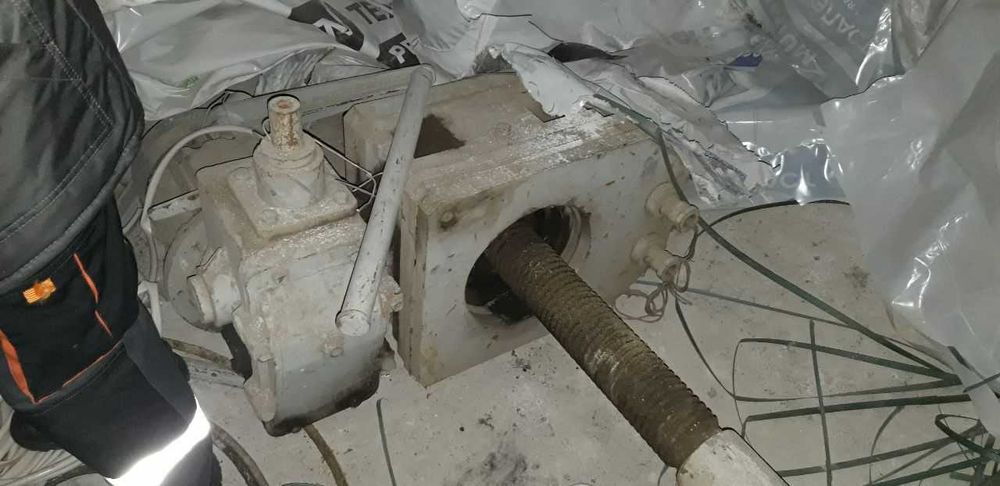 Подъемник 20ЭВ грузовые