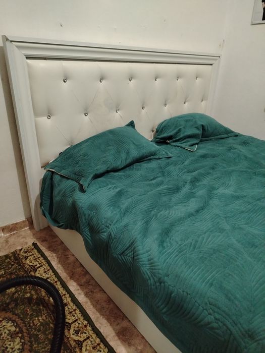 Продам спальни кровать