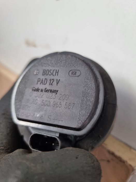 Pompa recirculare apa VAG 5G0965567 / 5Q0965561B – Golf 7, Passat B8
