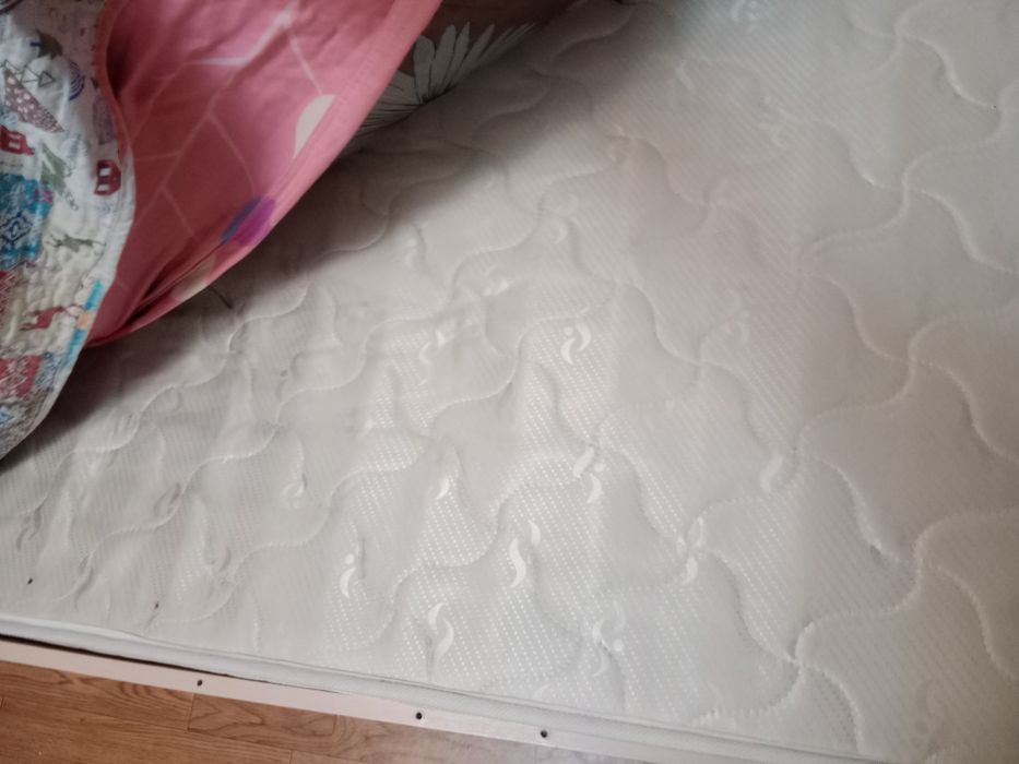 Односпальный кровать