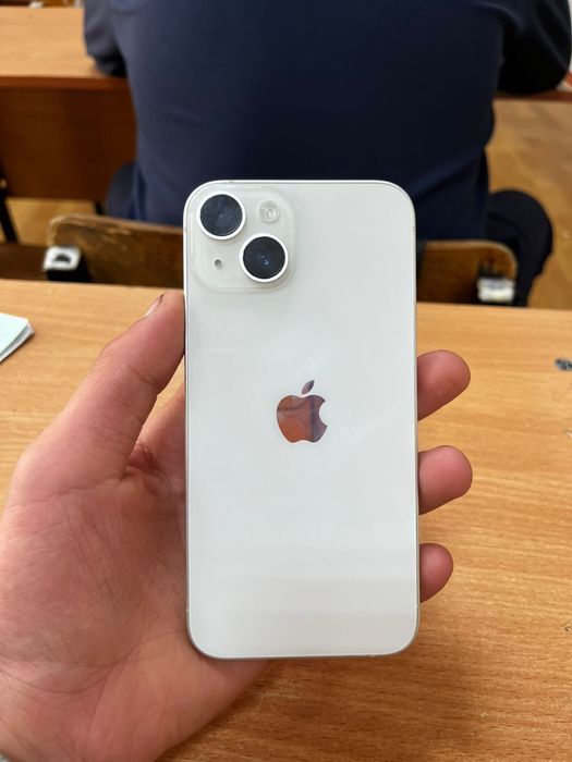 Айфон 14 белый.