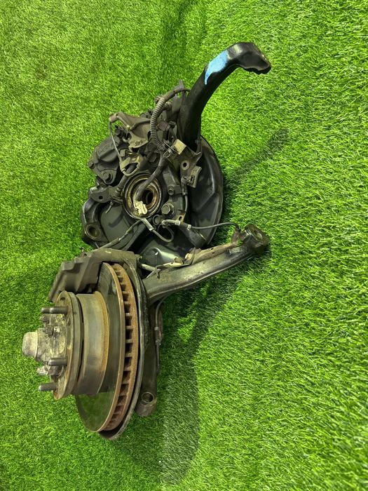 Цапфа левая правая TLC 100/105/LX470