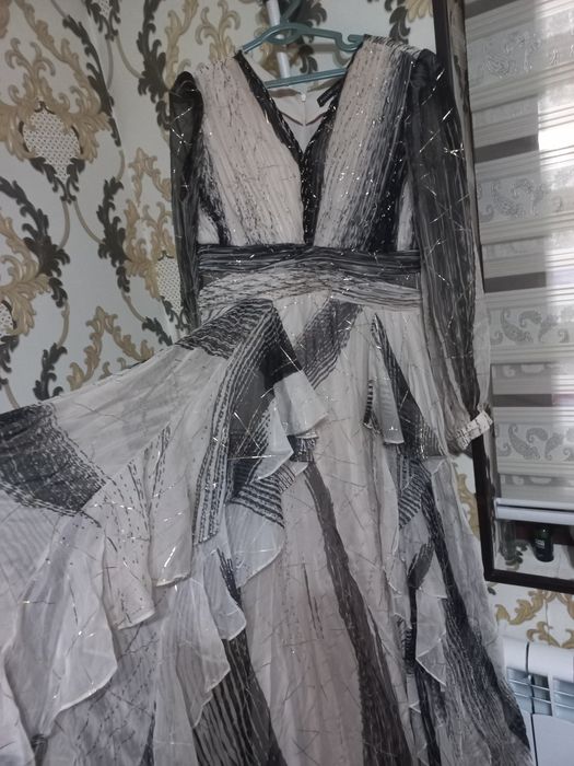 Платье вечернее шикарное