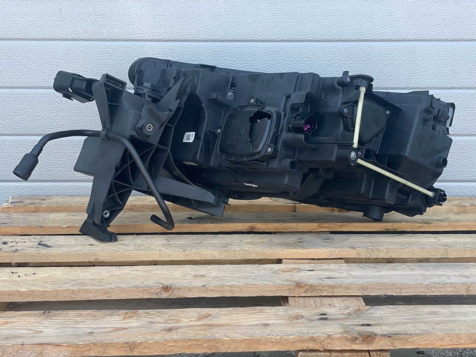 Десен фар AUDI Q4 E-TRON 89A941034B