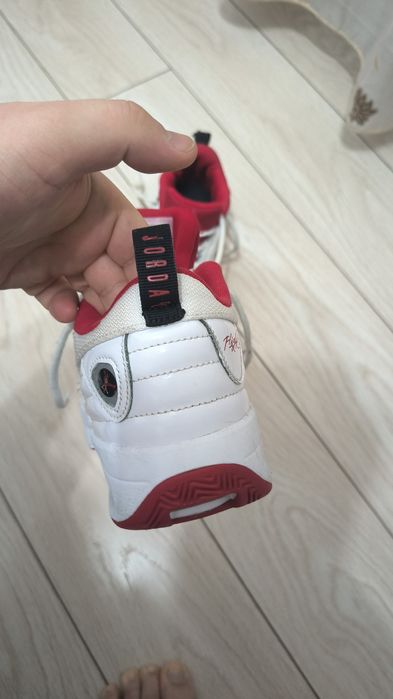 Adidasi Jordan copii marimea 35.5 impecabili 99ron