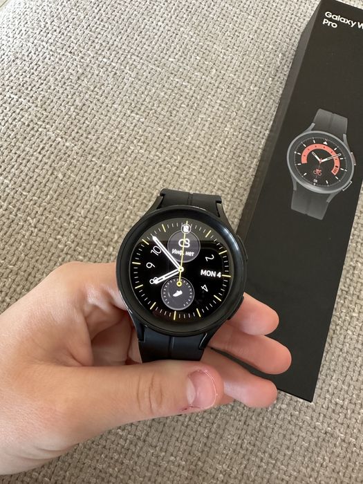 Продам часы Galaxy Watch 5 pro