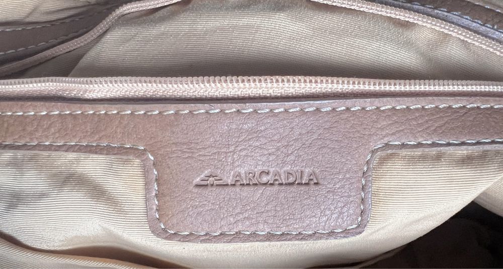 Продается сумка Arcadia