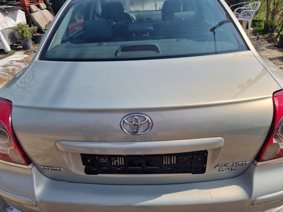 Capota portbagaj Toyota Avensis T25 an 2003-2009