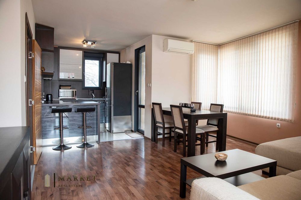 Продава се Тристаен апартамент в Пловдив, Младежки Хълм - 100 кв.м за 1999 €/кв.м - Снимка #1