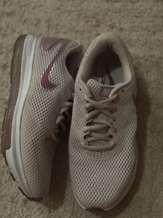 Дамски маратонки Nike