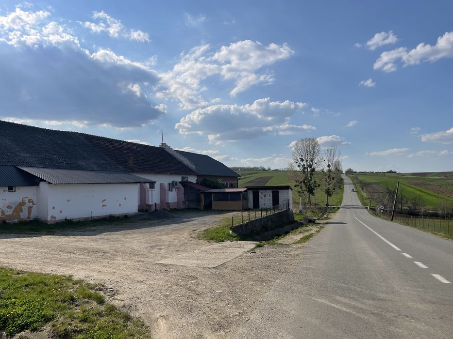 Ofer spre vanzare spațiu