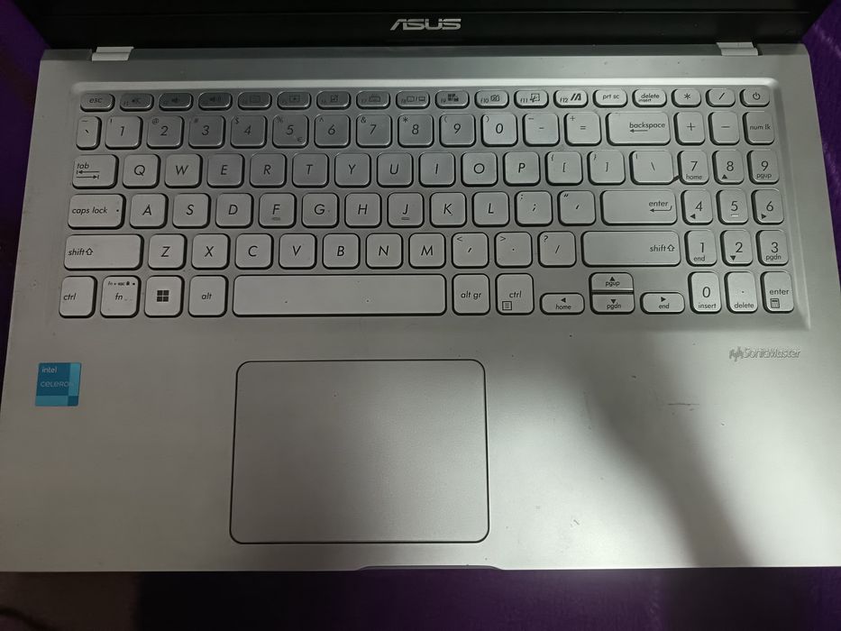 Vând laptop asus că nou