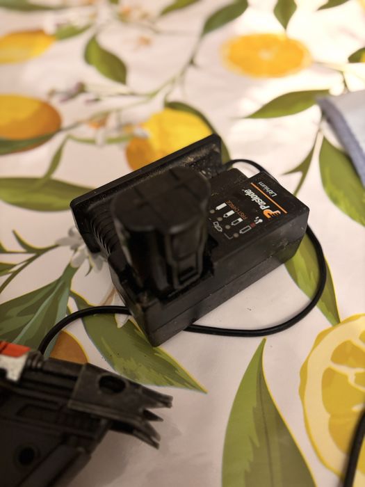 Vand pistol de cuie paslode