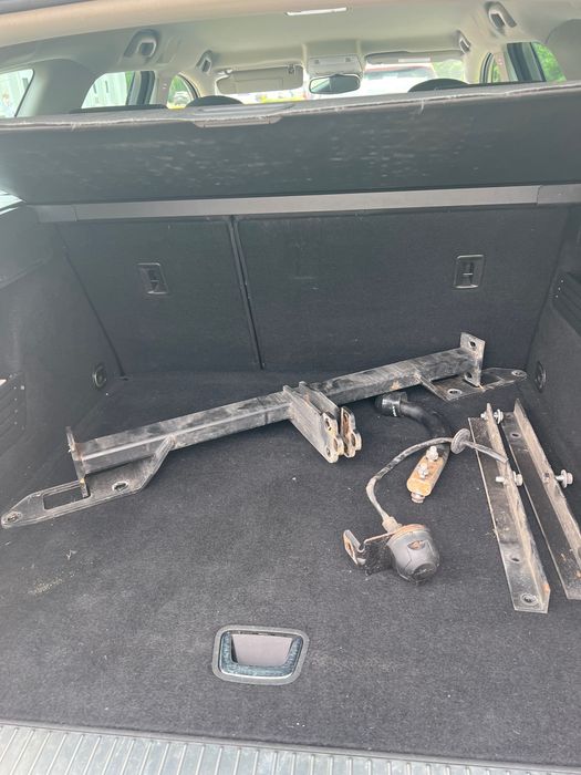 Vând cârlig remorcare fix Opel Astra J 2015