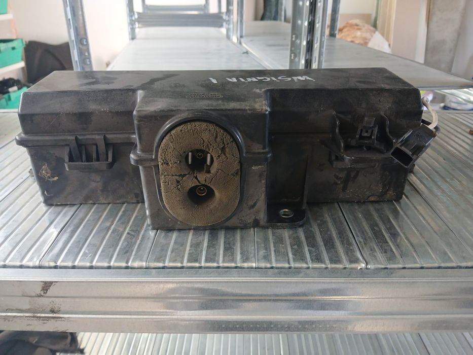 Помпа заден капак Opel insignia