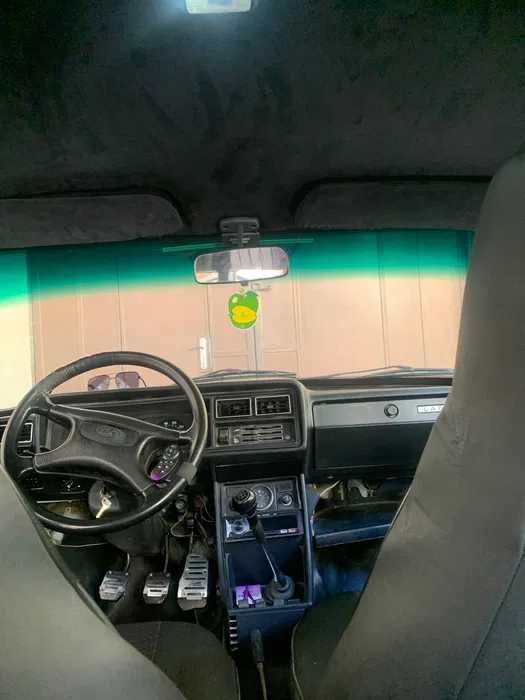 Автомобиль ВАЗ 2107