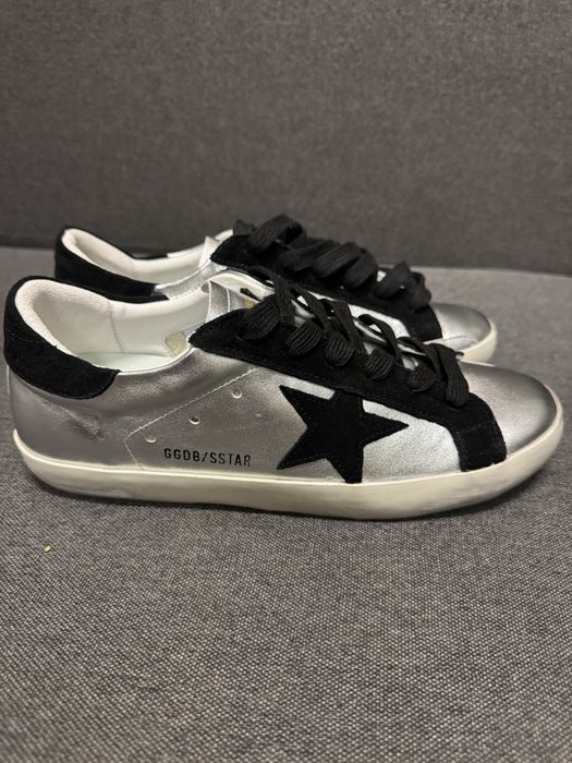 Дамски спортни обувки