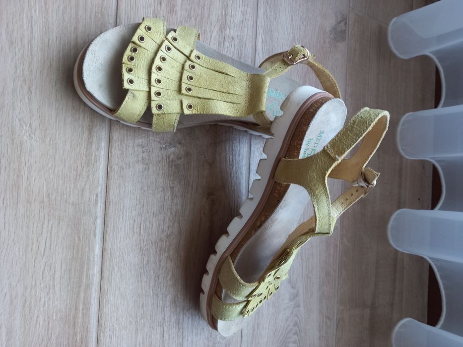 Sandale din piele