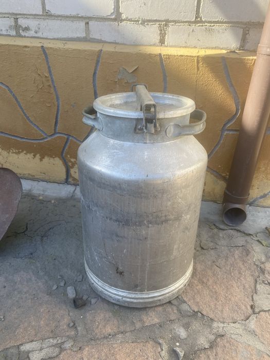 Аллюминиевая фляга.