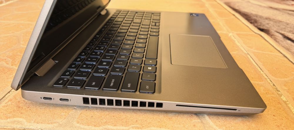 Laptop Dell 5521_15.6"FHD IPS_i7-11850H gen 11 vPRO__16GB DDR4__512GB SSD_ca NOU__