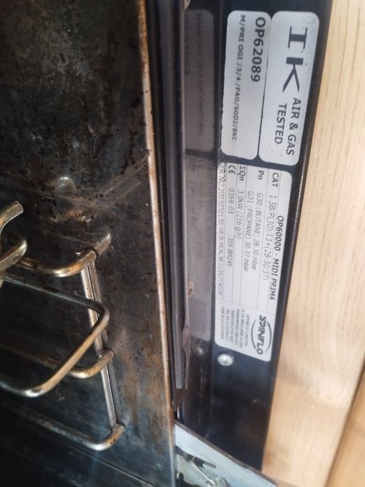 Печка с фурна и котлони за каравана кемпер на газ