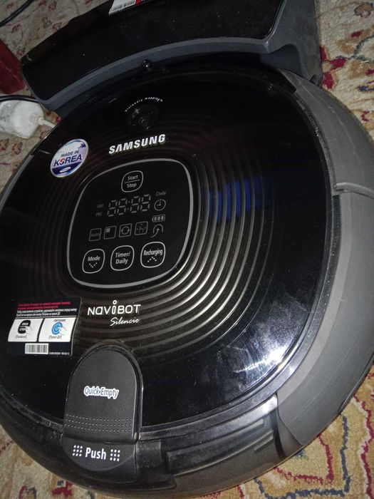 Продам робот пылесос Samsung Novi Bot