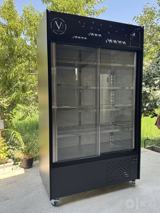 Vitrina shkaf xolodilnik