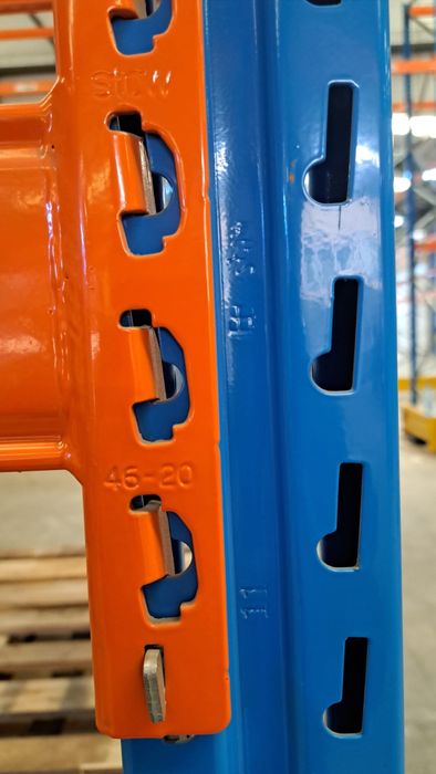 Rafturi metalice Stow