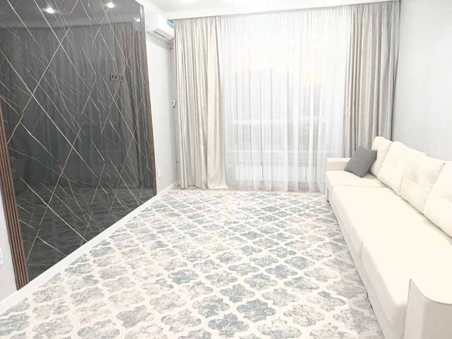 Продам 2 ковра размером 3 *5 и  1,5 *2.30