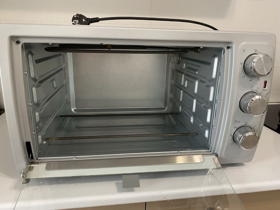 Продаётся духовка в очень хорошем состоянии