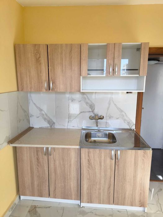 Продава се чисто нова кухня
