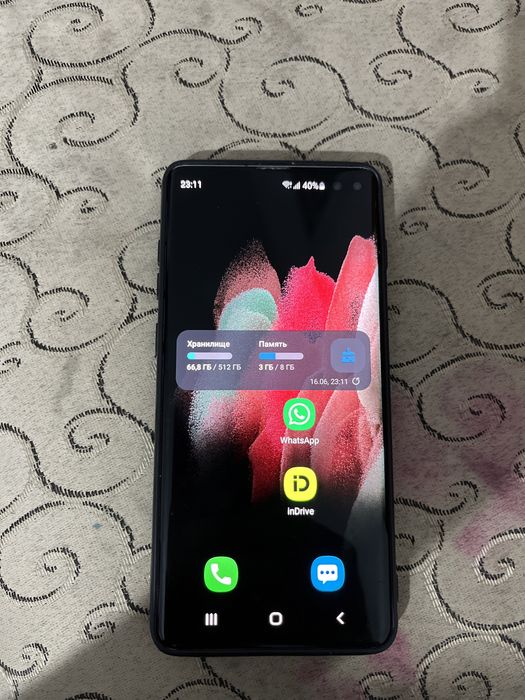Samsung s10+.    .