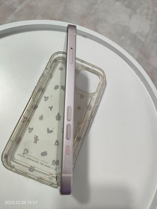 Vând iPhone 13 Pink