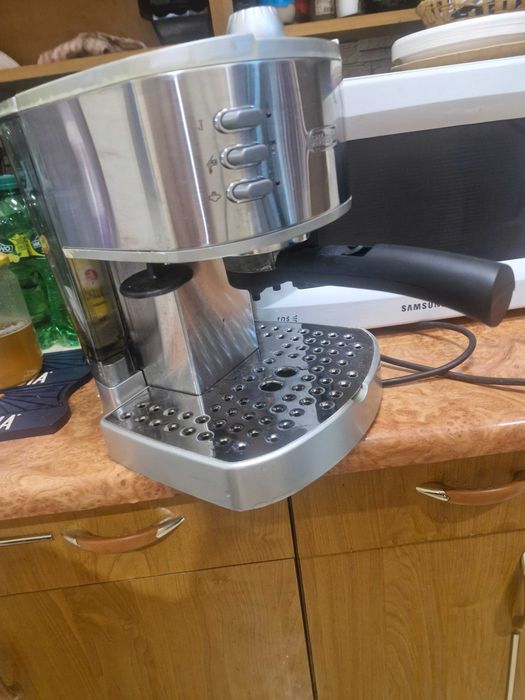 Продава се кафемашина DELonghi