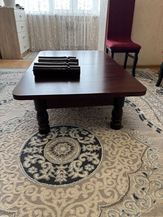 Стол со стульями