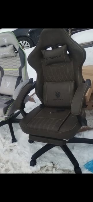 Vand scaune de birou de gaiming cu vibratii in perna si suport