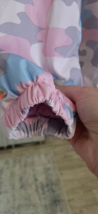 Продам куртку для девочки