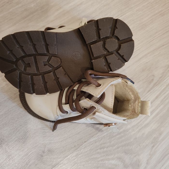 Продам ботинки на девочку