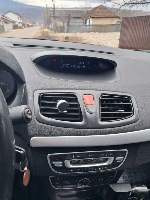 RENAULT FLUENCE 1,5 DCI 110 CP 2011 193 000 Km - reali
