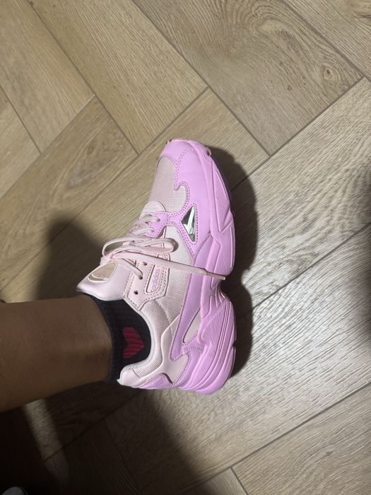 Кроссовки adidas