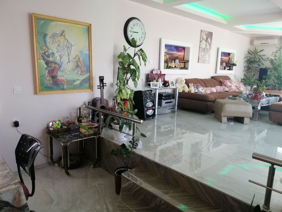 Продава се Къща в Казанлък - 450 кв.м за 624 €/кв.м - Снимка #8