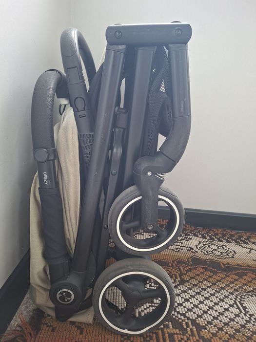 Количка Cybex Beezy