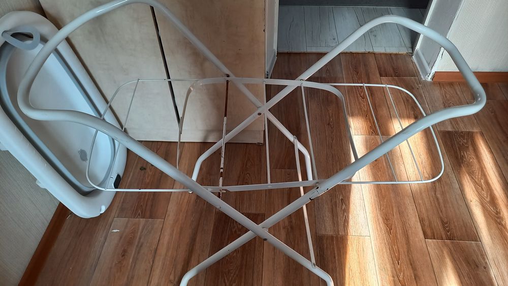 Продам ванночку со стойкой