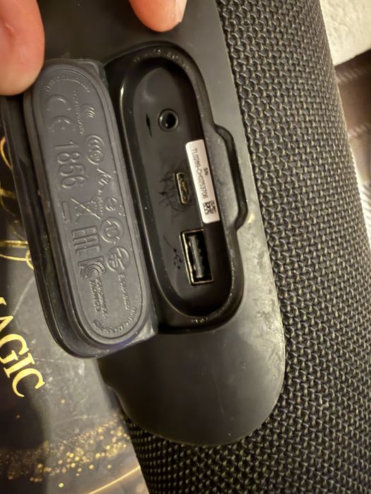 Jbl.    charge   3