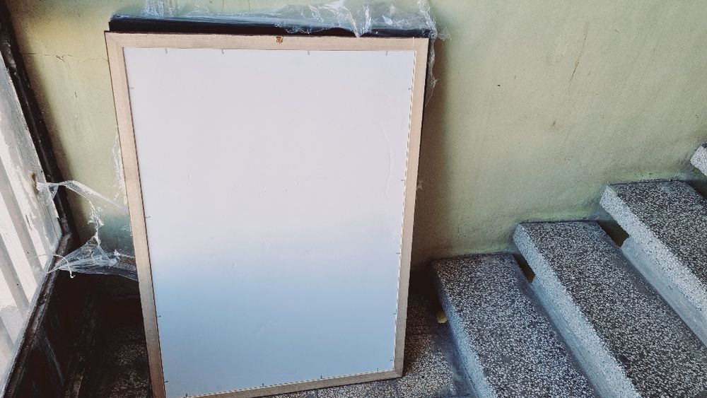 Продавам големи дървени и алуминиеви рамки за снимки,плакати и картини