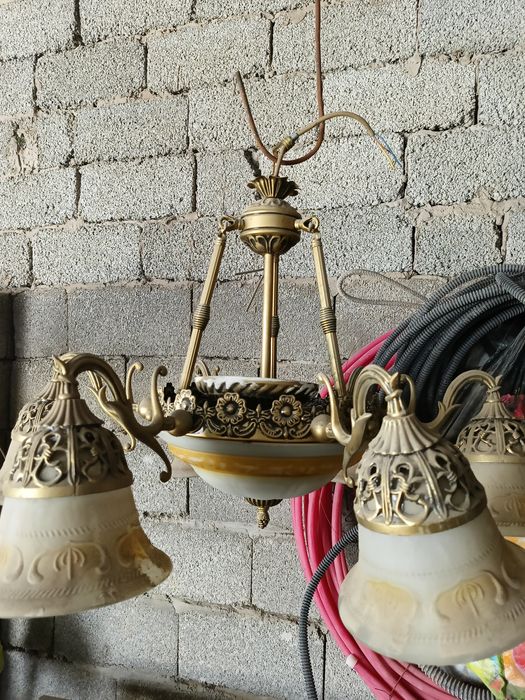 Продаю Люстра бра