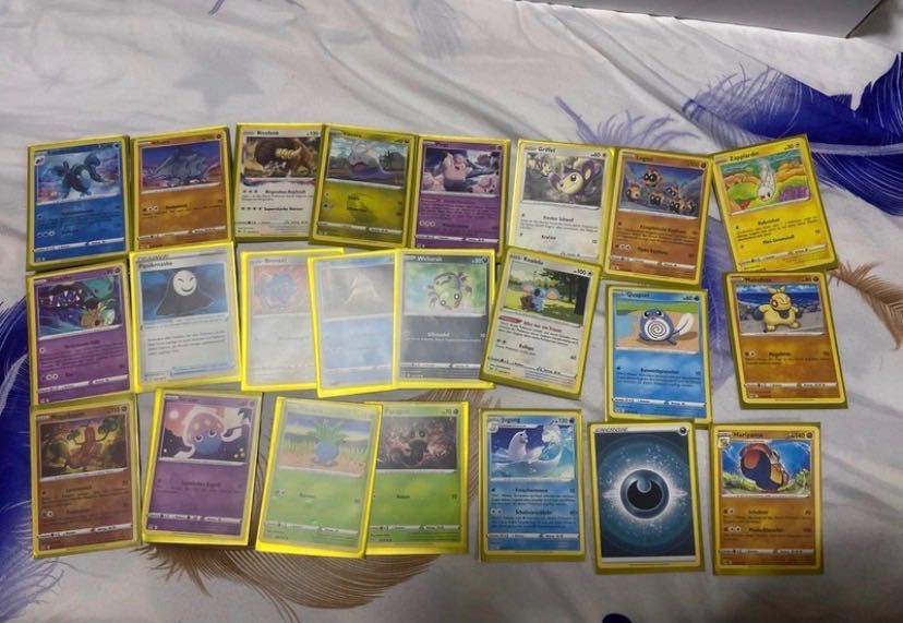 Lot 135 cărți Pokémon originale – colecție + holo – stare bună