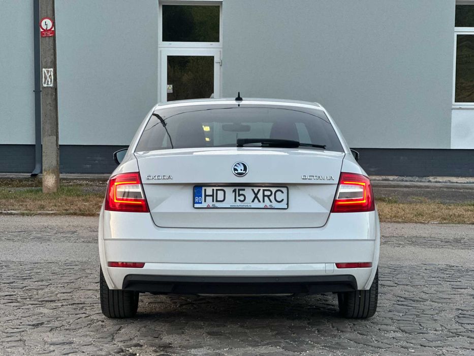 Skoda Octavia*1.6 diesel*af.2018*contract+fiscal pe loc*navigatie*Maxi-Dot !